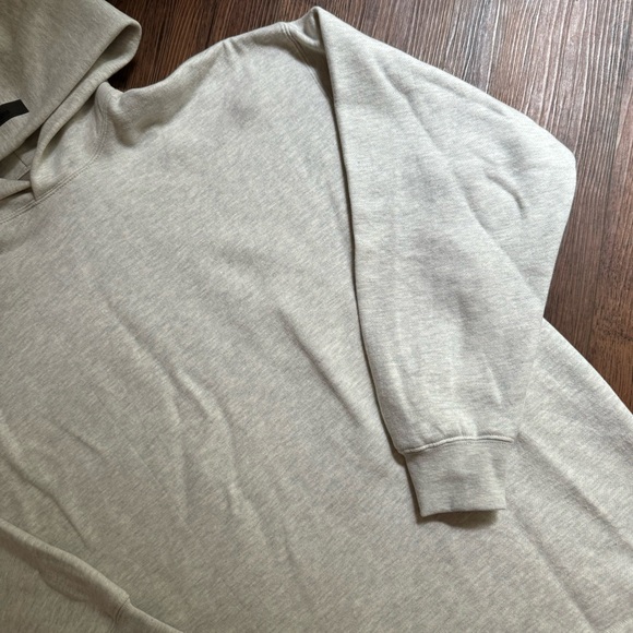 Essentials Fear of God Hoodie - Picture 3 of 7